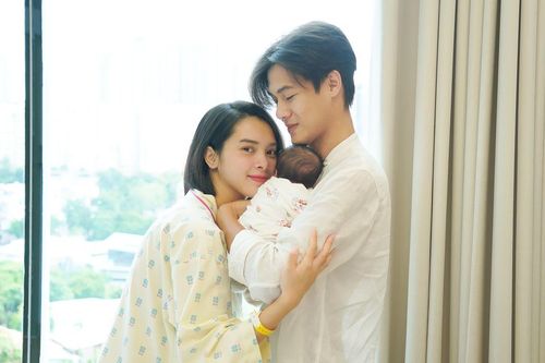 Quỳnh Lương lần đầu khoe khoảnh khắc bên con và chồng thiếu gia, nhan sắc mẹ bỉm gây sốt