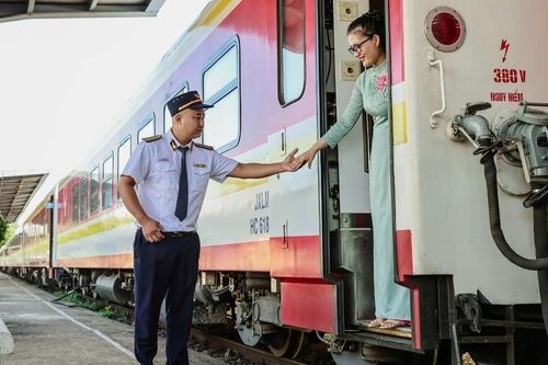 Điều gì khiến tàu Hà Nội – Đồng Hới được ví như 'chuyên cơ mặt đất'?