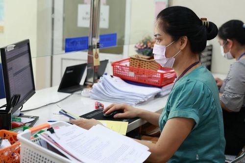Nguyên nhân khiến hàng chục nghìn viên chức xin nghỉ việc