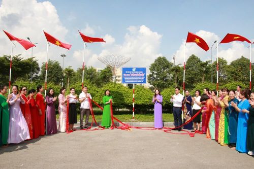 Hội Liên hiệp Phụ nữ phường Võ Cường ra mắt công trình 'Đường cờ Tổ quốc'