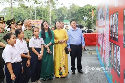 Khai mạc Triển lãm chuyên đề Công an Đồng Nai - 80 năm xây dựng, chiến đấu và trưởng thành