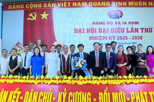 Xây dựng xã biên giới Ia Dom vững mạnh toàn diện