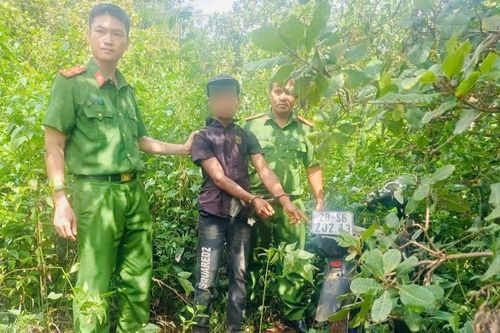 Công an xã biên giới Ia O bắt 2 đối tượng trộm cắp xe máy
