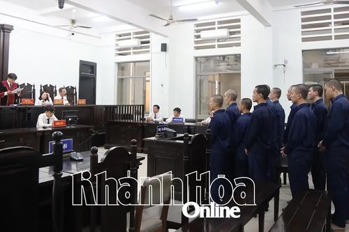 Giải quyết mâu thuẫn tiền bạc bằng hung khí, 11 thanh niên vào tù