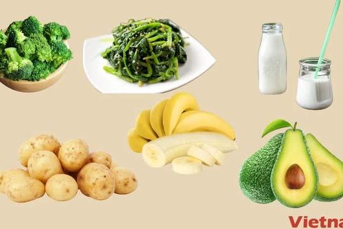 Dấu hiệu cơ thể thừa muối và cách thải muối qua chế độ ăn uống