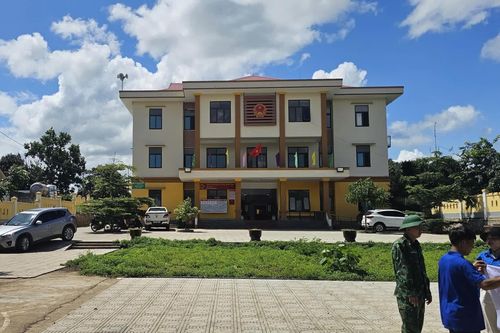 Phấn đấu xây dựng xã A Dơi ngày càng phát triển toàn diện