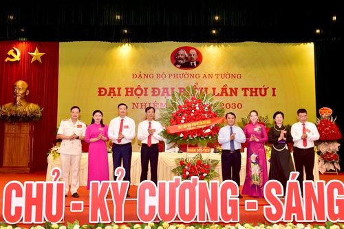 Đồng chí Bí thư Tỉnh ủy Hầu A Lềnh: Phường An Tường phải là hình mẫu về cải cách hành chính và cung cấp dịch vụ công cho người dân