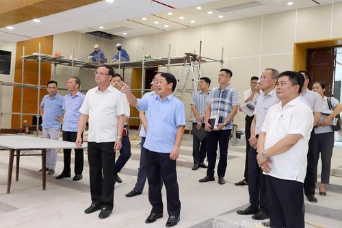 Bí thư Tỉnh ủy Hầu A Lềnh kiểm tra Dự án cải tạo, sửa chữa Trung tâm Thông tin – Hội nghị tỉnh