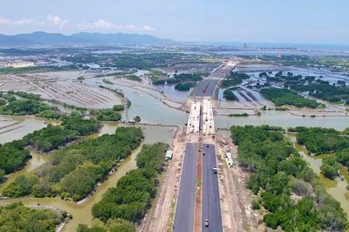 Vượt nắng gió, tỉnh lộ 994 dần nối TP.HCM về hướng biển Sơn Mỹ - Lâm Đồng
