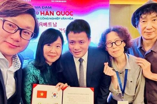 Đạo diễn bom tấn 'Bỗng dưng trúng số' hợp tác Việt Nam làm phim 'Sài Gòn oppa'