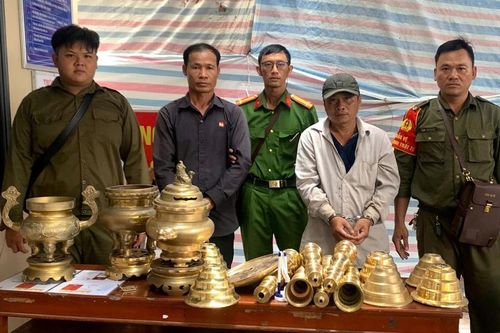 Đồng Tháp bắt 2 đối tượng 5 tiền án vào nơi thờ tự trộm tài sản