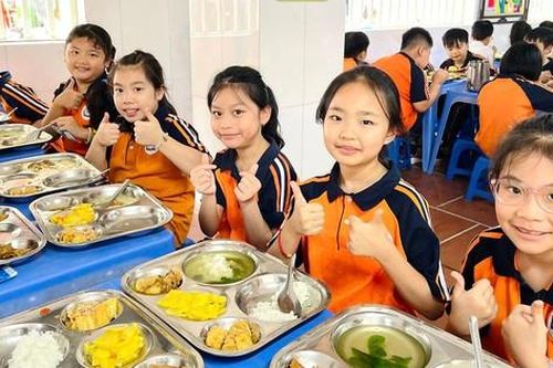 Hà Nội giao nhiệm vụ tổ chức bữa ăn bán trú năm học 2025-2026