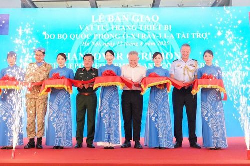 Australia bàn giao thiết bị hỗ trợ lực lượng gìn giữ hòa bình Việt Nam