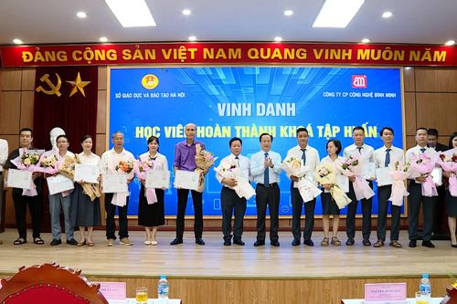 Hoàn thành khóa tập huấn trí tuệ nhân tạo cho giáo viên
