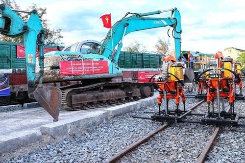 Tăng cường nhân lực cho PMU giao thông làm 'siêu' dự án đường sắt