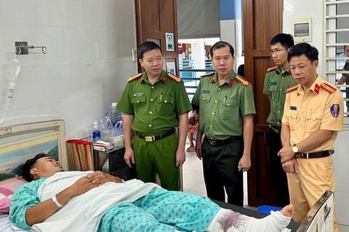 Làm rõ vụ thanh niên điều khiển xe máy chạy quá tốc độ tông CSGT gãy chân
