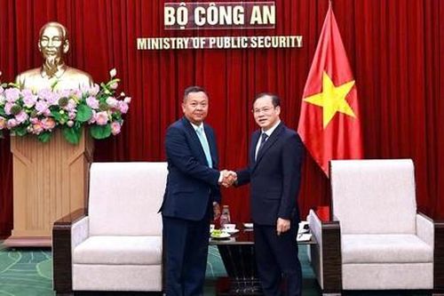 Việt Nam - Campuchia: Nghiên cứu lập Tổ công tác phối hợp đấu tranh phòng, chống ma túy