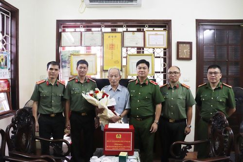Biết ơn những đóng góp, cống hiến của các đồng chí nguyên lãnh đạo Công an Thủ đô