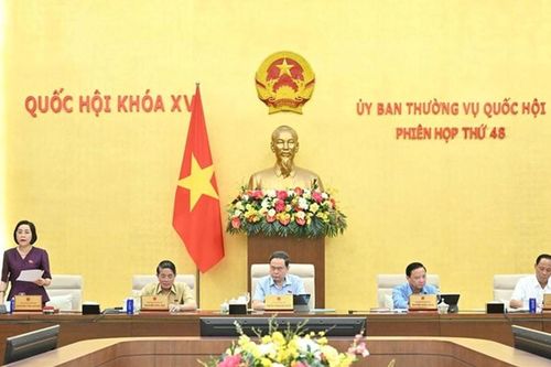 Đề nghị có một bộ sách giáo khoa dùng chung