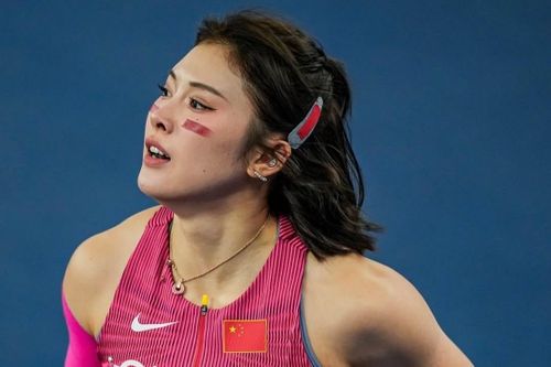 Cơ bắp ấn tượng của 'nữ thần điền kinh' Trung Quốc