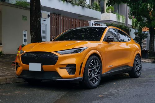 Cận cảnh chiếc Ford Mustang Mach-E GT đầu tiên lăn bánh tại TP.HCM