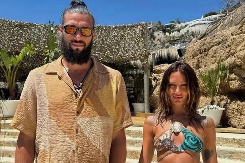 Andy Carroll chia tay bạn gái vì mạng xã hội