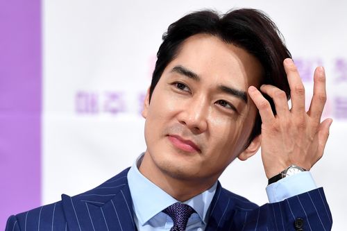 Lý do Song Seung Hun bị bạn gái bỏ
