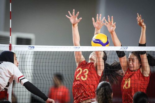 Đứng dậy sau sự cố, bóng chuyền U21 nữ Việt Nam thắng Ai Cập tại giải thế giới