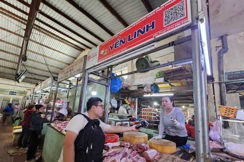 Tiểu thương gặp khó vì dịch tả lợn châu Phi