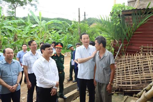 Những nẻo đường vươn sáng