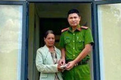 Trả ví cho công dân