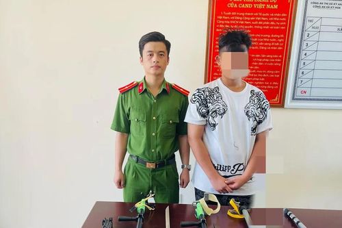 Podcast bản tin trưa 13-8: Câu chuyện thần kỳ của ngư dân sống sót sau 24 giờ trôi trên biển; Ngăn chặn nhóm thanh thiếu niên hẹn 'giải quyết mâu thuẫn', thu giữ nhiều hung khí