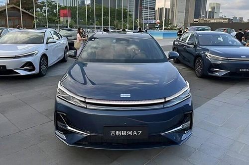 Geely Galaxy A7 ra mắt toàn cầu từ 327 triệu, 'ăn xăng' 2,67L/100km