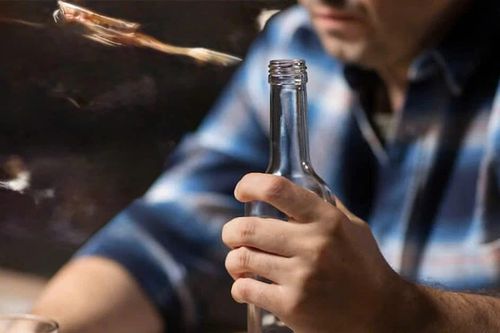 Rượu bia âm thầm hủy hoại não bộ