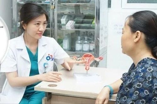 Mang thai 8 tuần bám trên sẹo mổ mà sản phụ không biết