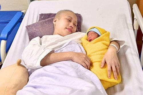 Hành trình giữ con, cứu mẹ trong cuộc chiến sinh tử với ung thư cổ tử cung