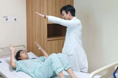 Lấy u hầu sọ hiếm gặp qua đường mũi phục hồi thị lực cho cô gái 19 tuổi