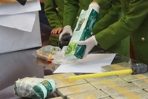 Rối loạn tâm thần nặng do sử dụng ma túy tổng hợp