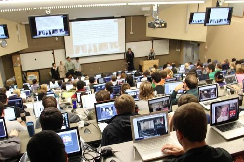 Google chi một tỉ USD đào tạo AI cho đại học Mỹ
