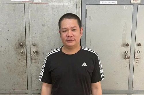 Kẻ trốn truy nã đặc biệt nguy hiểm 'sa lưới' khi giao dịch tại ngân hàng