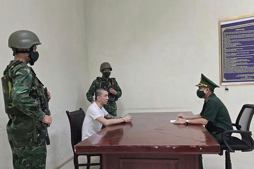 Bắt đối tượng truy nã khi nhập cảnh qua Cửa khẩu Quốc tế Cha Lo