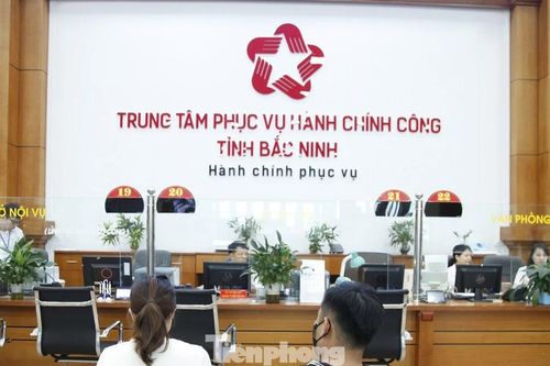 Bắc Ninh đề nghị công an ngăn chặn 'cò' làm giấy tờ tại trung tâm hành chính