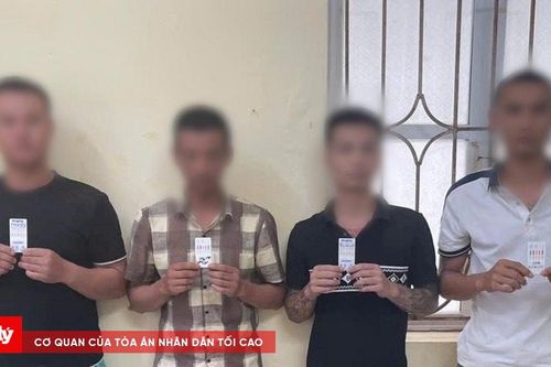 Mua ma túy về cho cả nhóm bạn sử dụng tại nhà