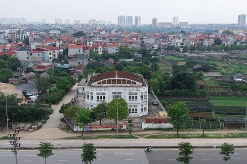 Mua đất tưởng chắc ăn, sổ đỏ lại 'vênh': Trách nhiệm thuộc về ai?