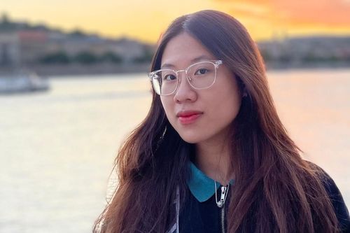 Nữ sinh từng 'kém tiếng Anh nhất lớp' trúng tuyển 5 học bổng thạc sĩ, tiến sĩ
