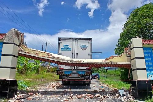 Nam thanh niên bất ngờ bị 'réo tên' trong vụ làm sập cổng chào ở Cà Mau