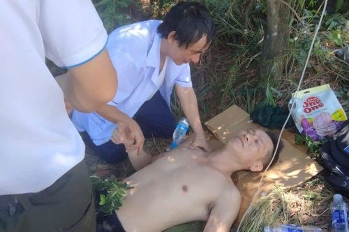 Cứu sống cán bộ kiểm lâm bị sốc nhiệt trong vụ chữa cháy rừng tại Nghệ An