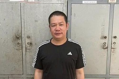 Đến ngân hàng giao dịch, lộ kẻ trốn truy nã đặc biệt nguy hiểm