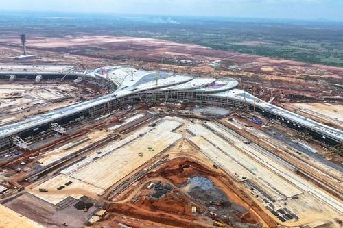 Vì sao chuyển chuyến bay quốc tế từ Tân Sơn Nhất về Sân bay Long Thành?