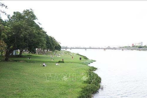 Bảo đảm an toàn khi vui chơi, bơi lội dọc sông Hương